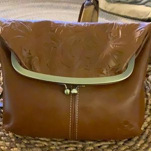 Patricia Nash New kisslock crossbody bag. Tan